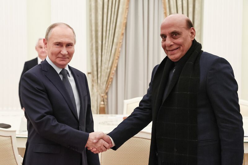 File:Defence Minister of Bharat Shri Rajnath Singh with President of The Russian Federation Mr. Vladimir Vladimirovich Putin.jpg